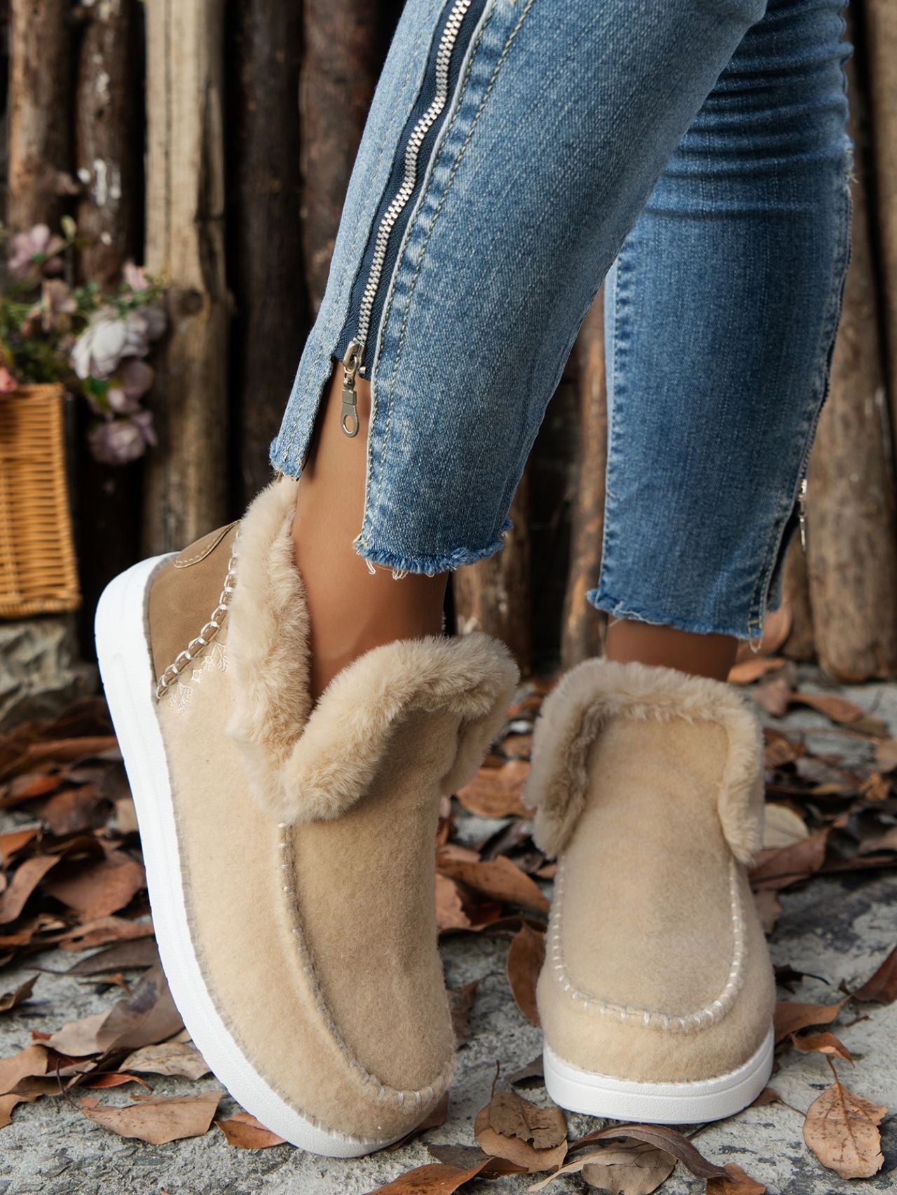 Furry Toe Flat Sneakers