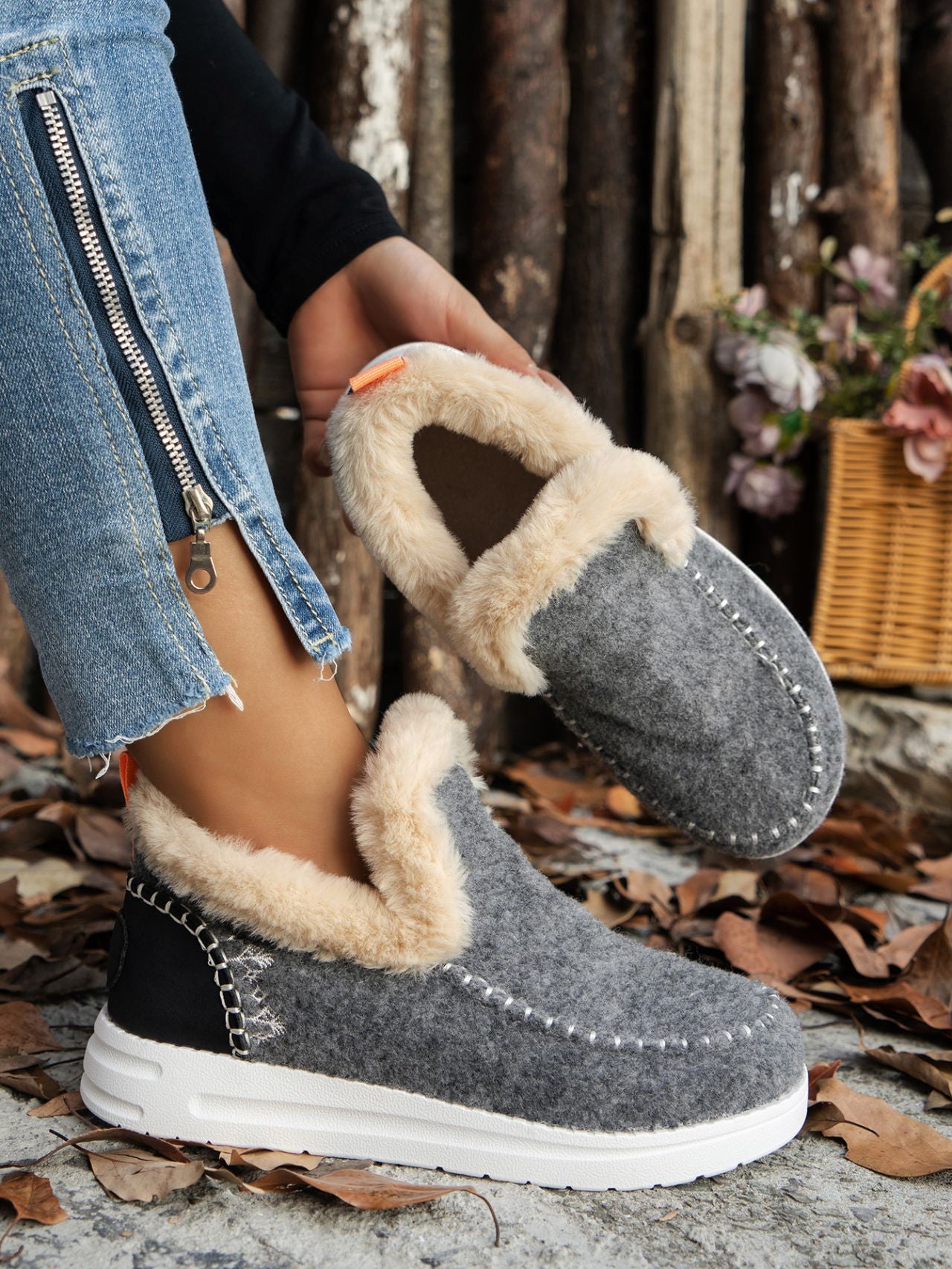 Furry Toe Flat Sneakers