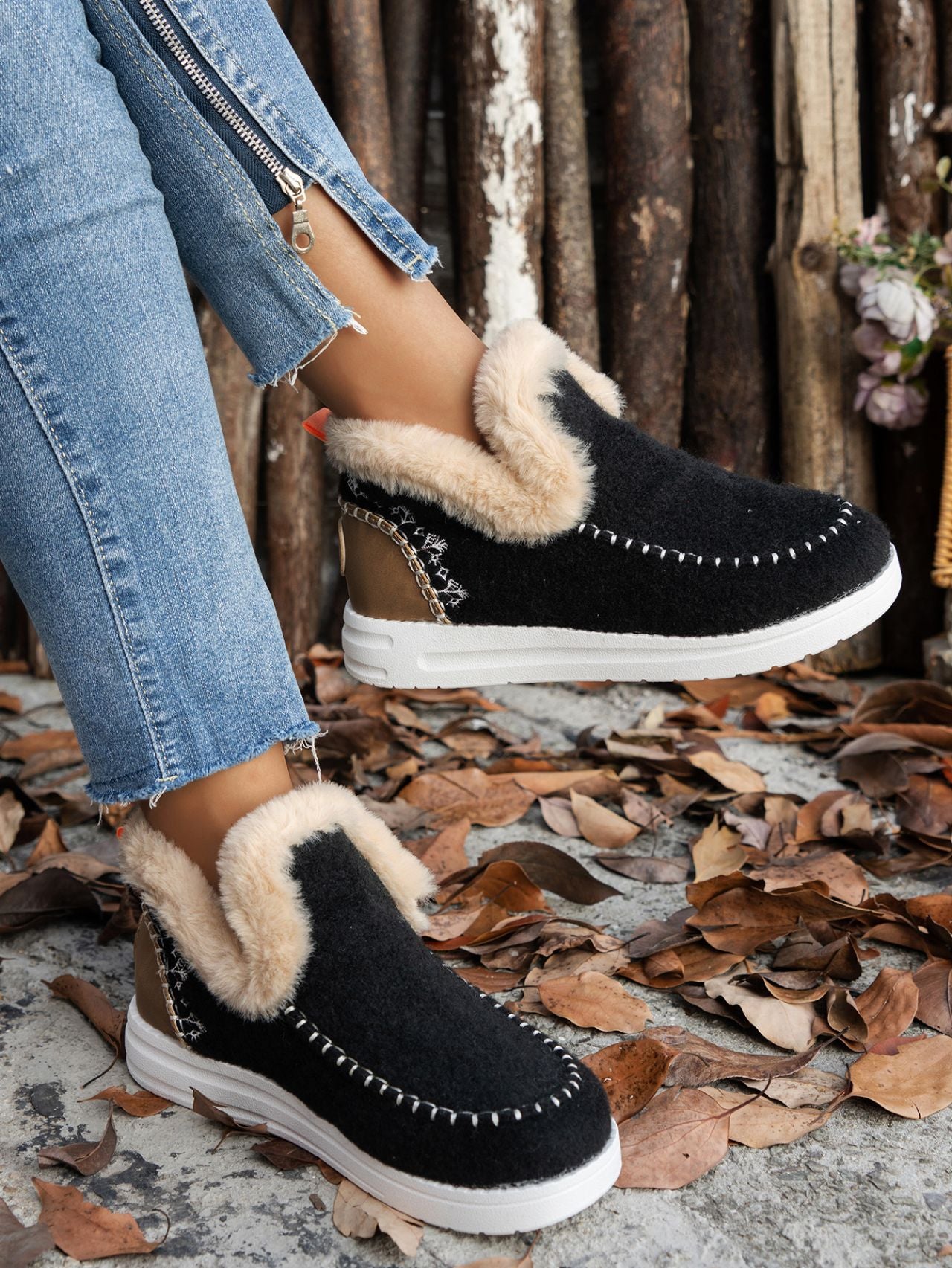 Furry Toe Flat Sneakers