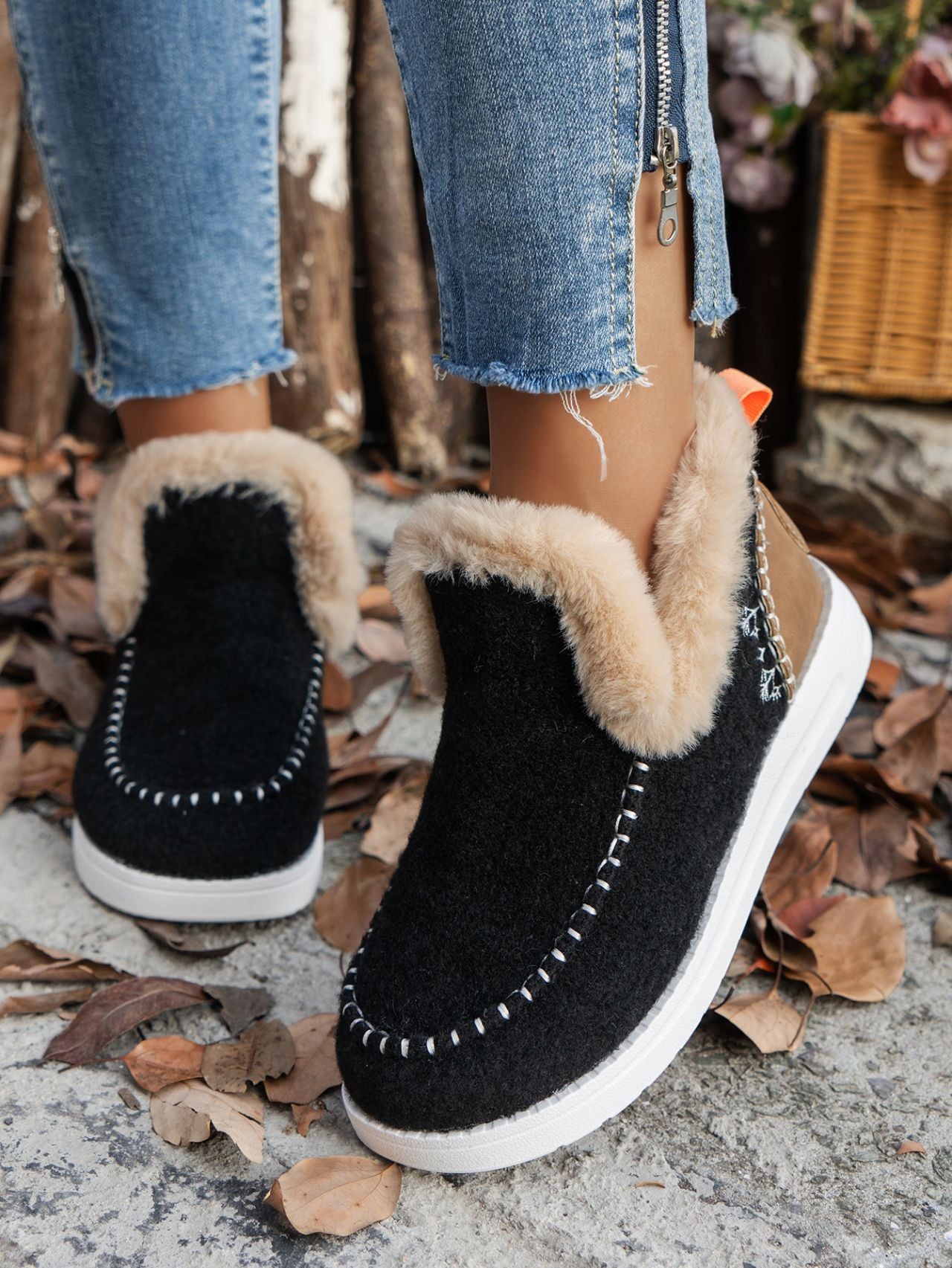 Furry Toe Flat Sneakers
